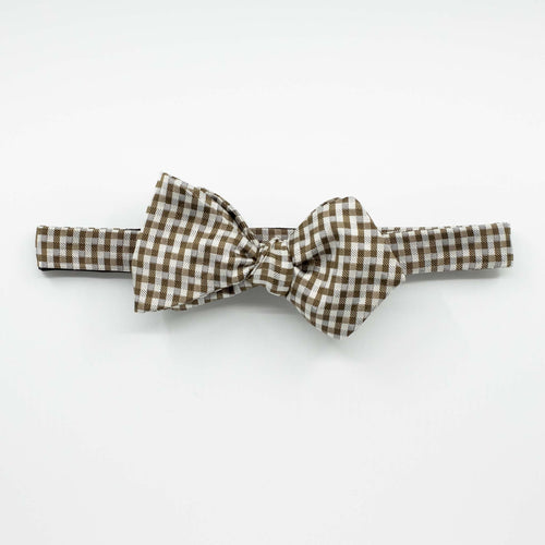 Pointed Staircase Self-Tie Bow Tie