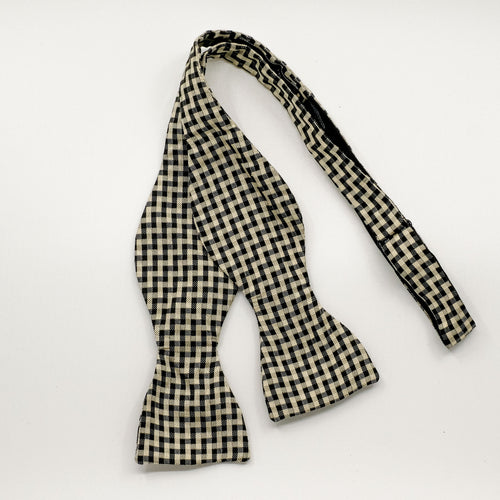 Classic Staircase Silk Self-Tie Bow Tie