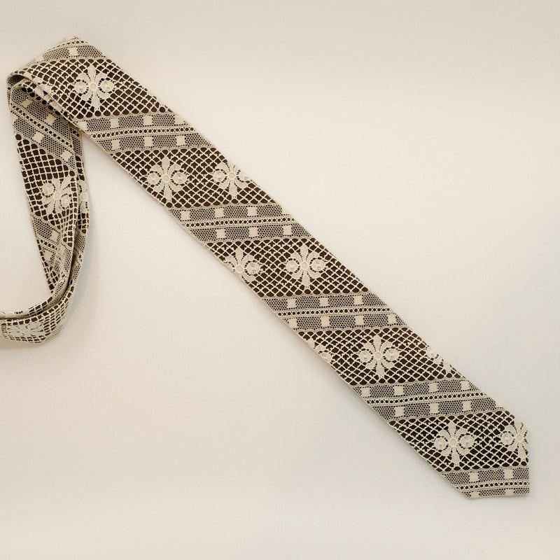 Crest Lace Ecru Brown Tie