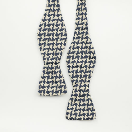 Houndstooth patterned bow tie 