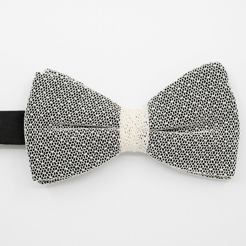 Fragile Lace Noir Pre-Tied Bow Tie
