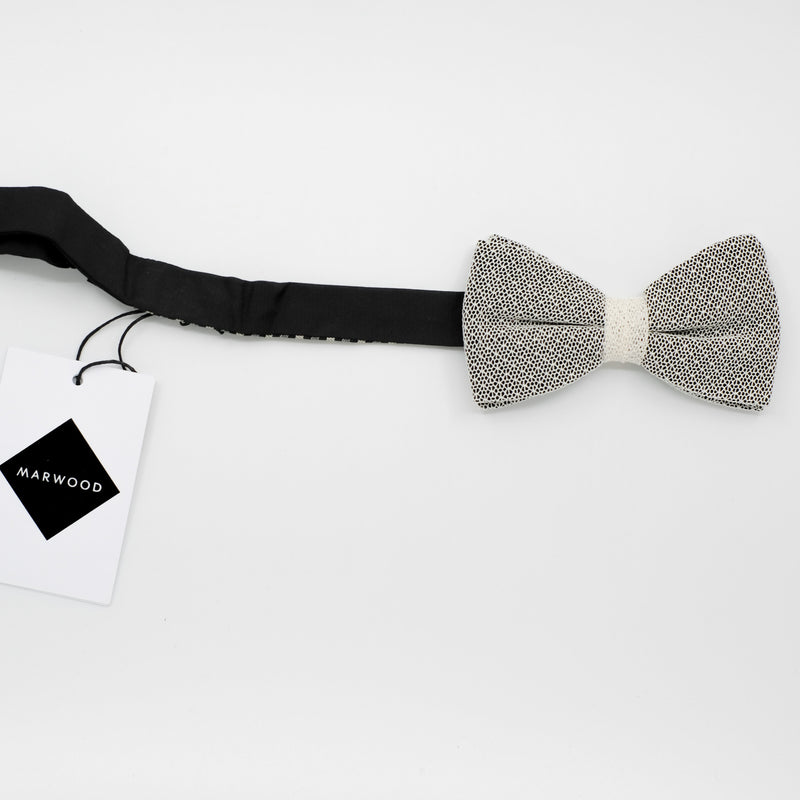 Fragile Lace Noir Pre-Tied Bow Tie