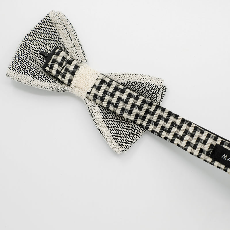 Fragile Lace Noir Pre-Tied Bow Tie