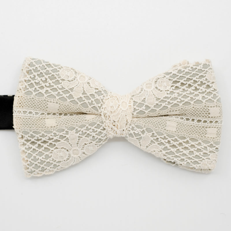 Pale Green Crest Lace Pre-Tied Bow Tie