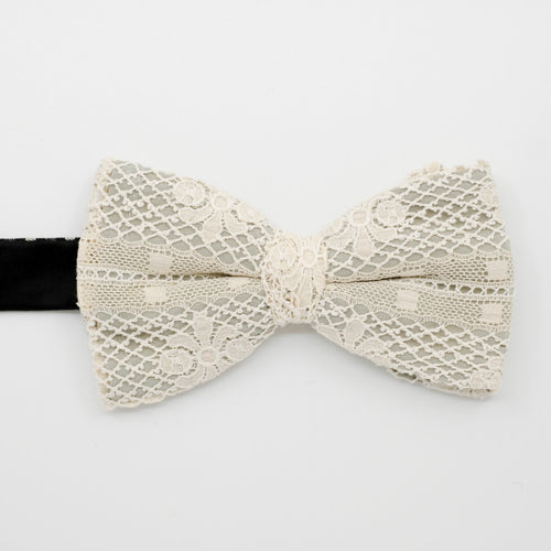 Pale Green Crest Lace Pre-Tied Bow Tie