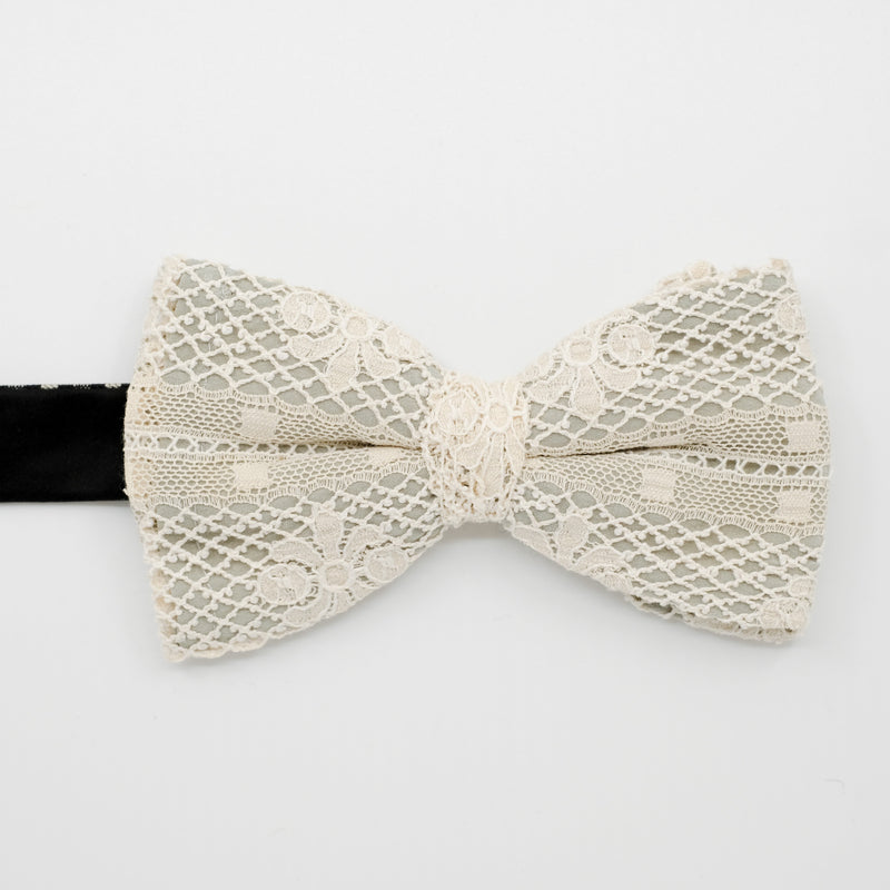 Pale Green Crest Lace Pre-Tied Bow Tie