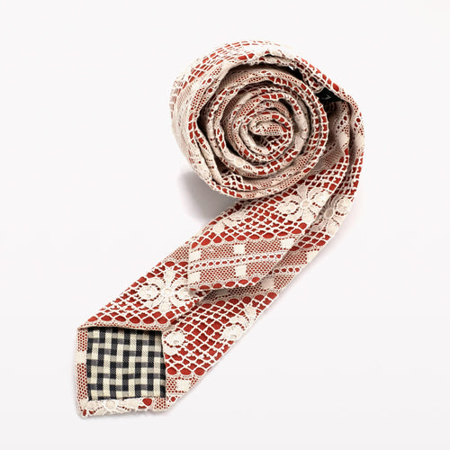 Ecru/Red Crest Lace Tie