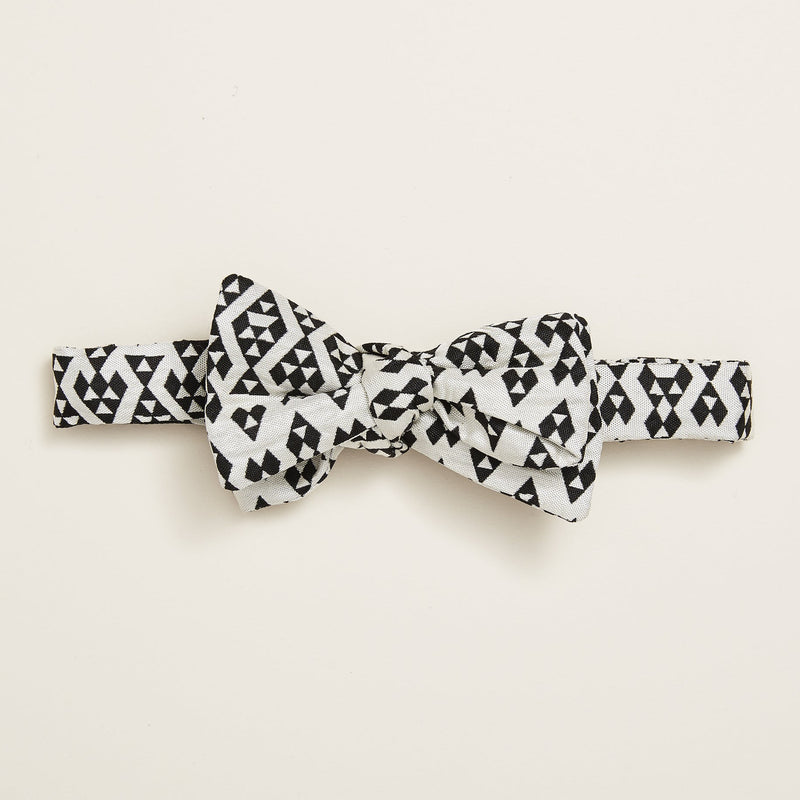 Harlequin in White Silk Jacquard Self-Tie Bow Tie