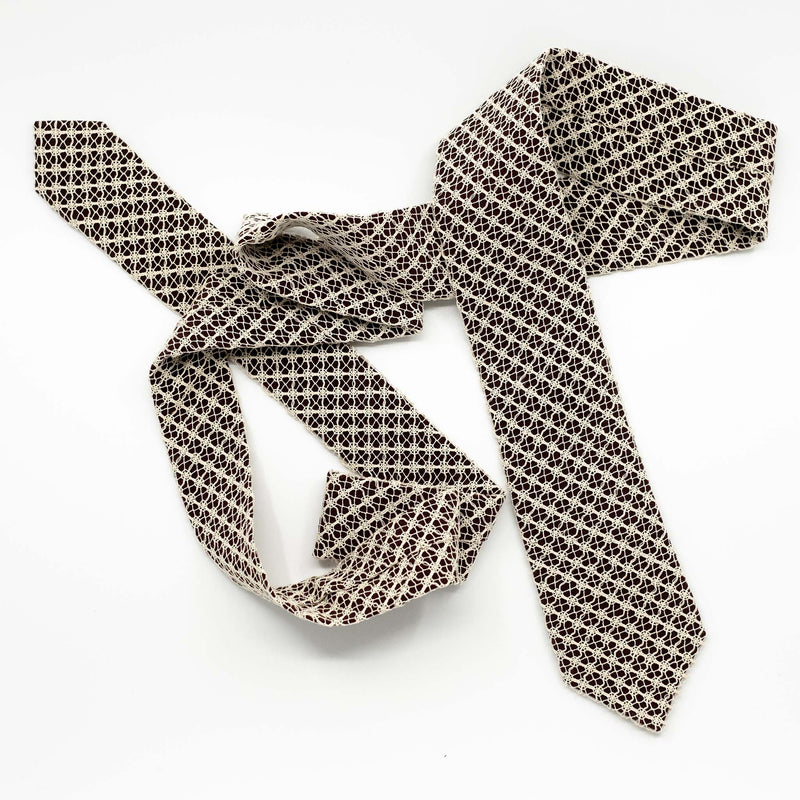 Ecru / Burgundy Mini-shield Lace Tie