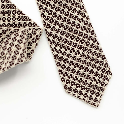 Ecru / Burgundy Mini-shield Lace Tie