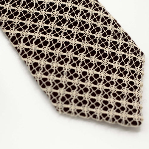 Ecru / Burgundy Mini-shield Lace Tie