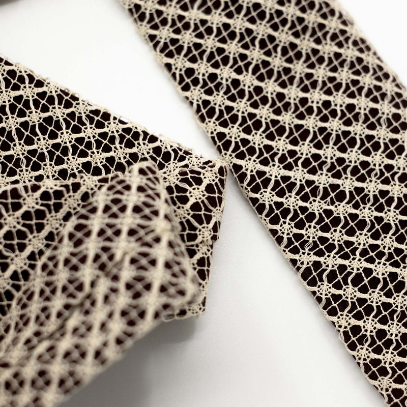 Ecru / Burgundy Mini-shield Lace Tie