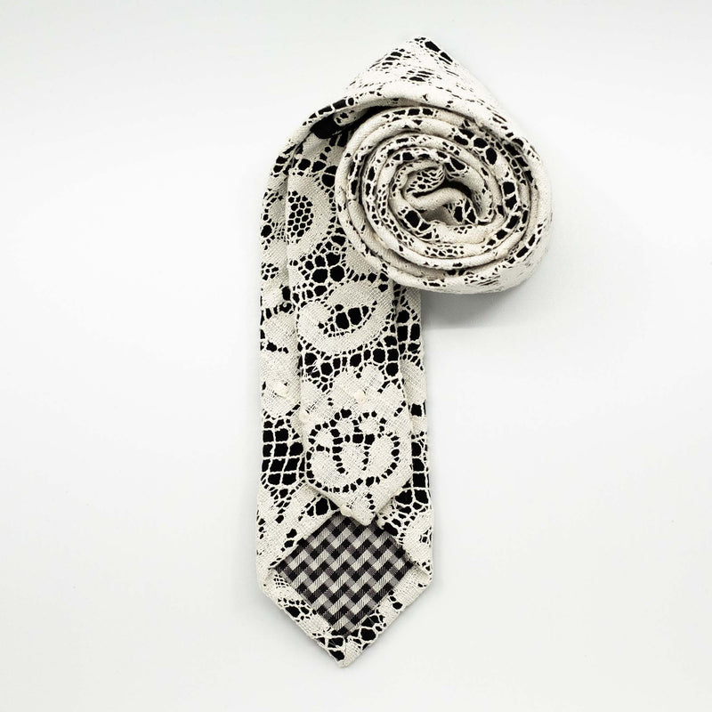 Swirl Ecru Lace Tie