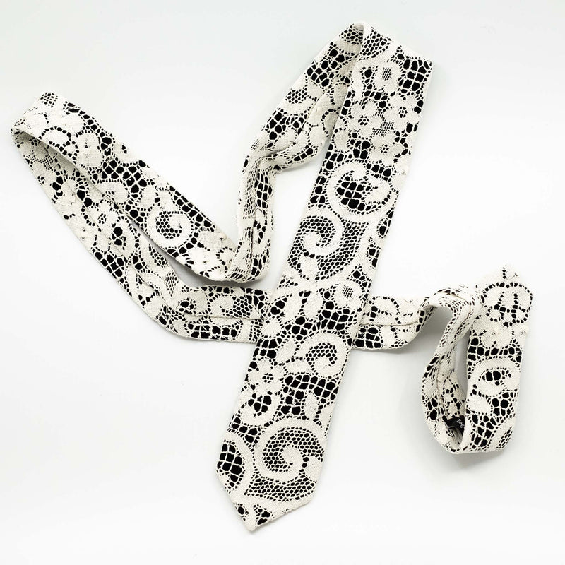 Swirl Ecru Lace Tie
