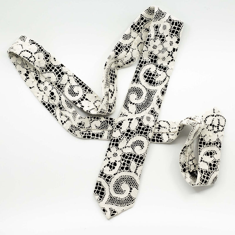 Swirl Ecru Lace Tie