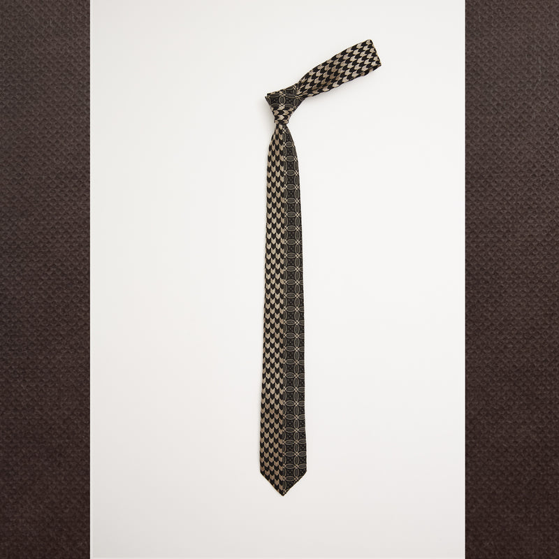 Split Design Tie